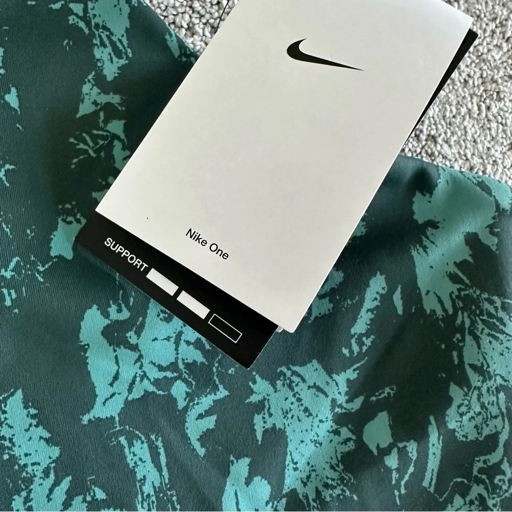 Nike One Strappy Back Medium Support Lightly‎ Lined Printed Sports Bra XXL